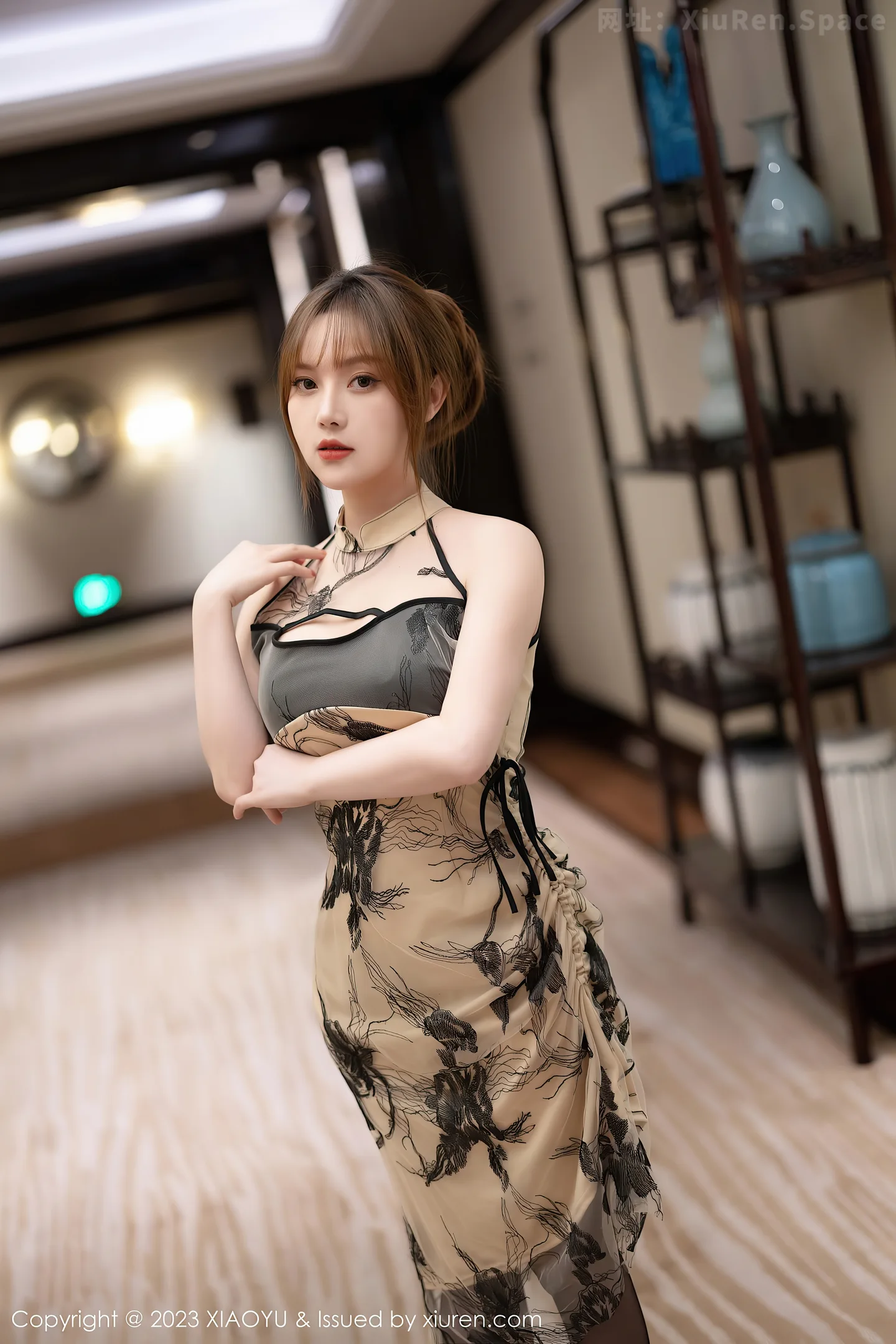 图片[2]-[XiaoYu画语界]Vol.1004 模特豆瓣酱脱连身长裙露性感黑色蕾丝内衣配黑丝吊袜诱惑写真84P-秀人网官方网站